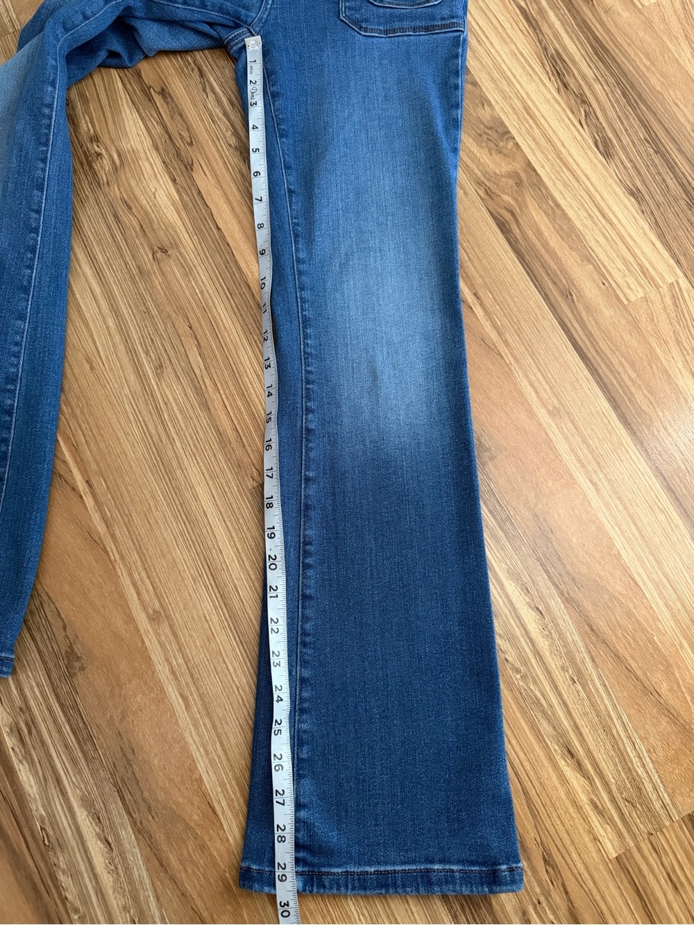 Guess Women’s Mid Rise Bootcut Stretch Jeans Blue Size 27 Waist - Picture 6 of 9